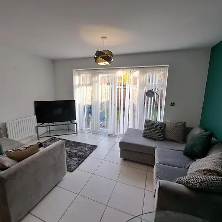 4Br Contractor Town House 2.5Bathrooms, 2 Free Parking Spaces Managed By Chique Properties Milton Keynes Exterior photo