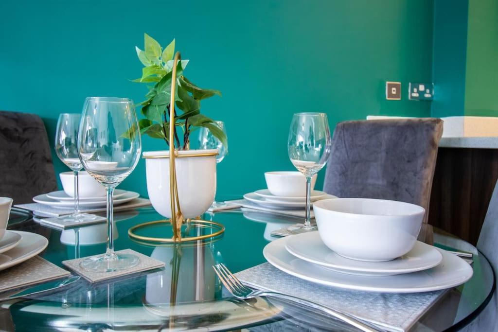 4br Contractor Town House 2.5bathrooms, 2 Free Parking Spaces Managed By Chique Vakantiehuis